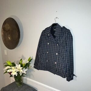 Women’s Stylish Navy Blue Plaid Ralph Lauren Jacket Size 2 Like-New Condition.